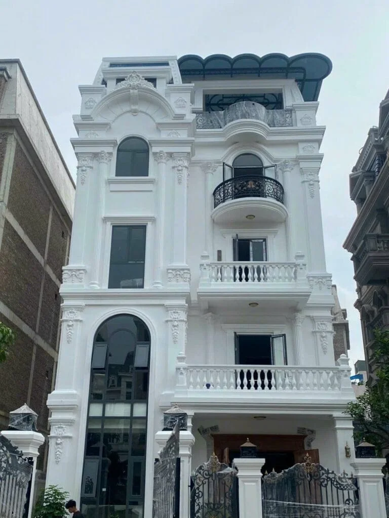 Chị Nhuần